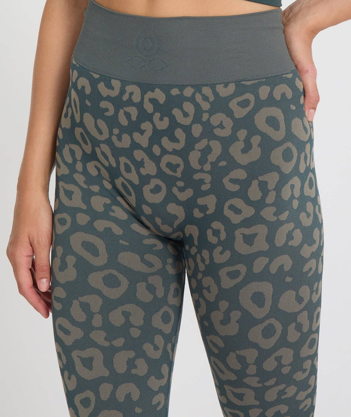 Leggings da yoga leopardati Bidaia - Yoga Searcher