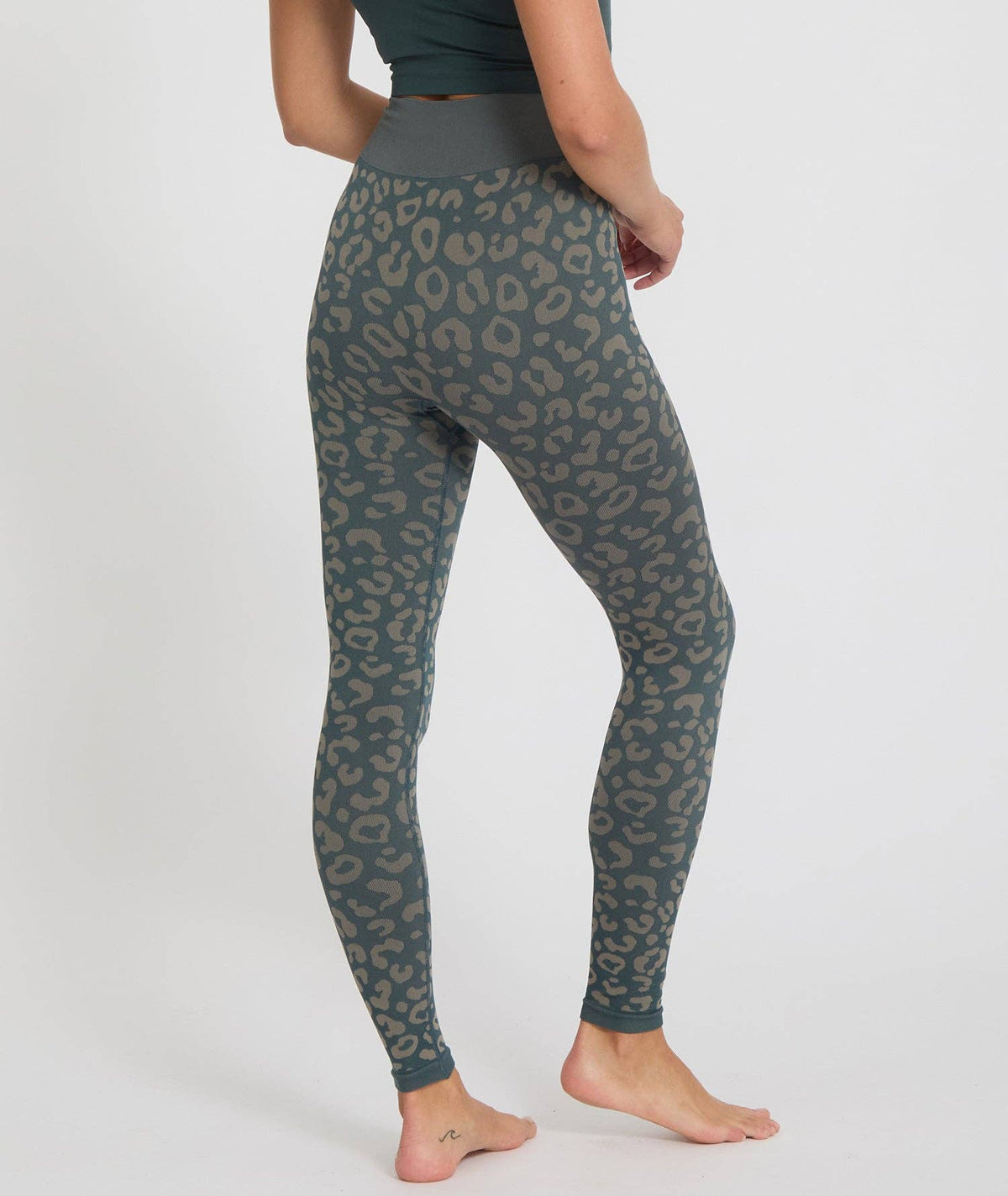 Leggings da yoga leopardati Bidaia - Yoga Searcher